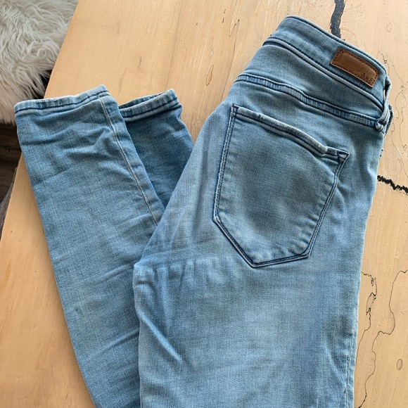 2 pairs of Abercrombie jeans - Picture 2 of 8